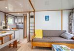 Location vacances  Dordogne - Chalet 6 pers, Terrasse, Deux chambres - Api-1-52-741-3