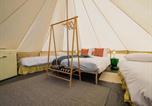 Location vacances Dilsen-Stokkem - Hoeve de Binnenplaets - Cozy four glamping tent-2