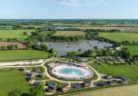 Camping avec Piscine Vienne - Village Flottant de Pressac-1