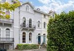 Location vacances  Gare de Cheltenham - Beautiful Two Bedroom Regency Apartment-2