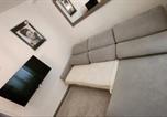 Location vacances Roquebrune-sur-Argens - Au coeur du village médiévale-1