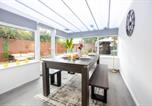 Location vacances Cambridge - Luxury 2br Cambridge House | Hot Tub & Pool Table-4
