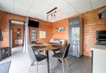 Location vacances  Haute-Vienne - Chalet charmant à Saint-Sylvestre avec Terrasse et Jardin-4