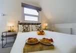 Location vacances Southend-on-Sea - Westcliff apartment with free parking-1