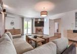 Location vacances Galovac - Lovely Home In Donje Rastane With Private Swimming Pool, Can Be Inside Or Outside-2