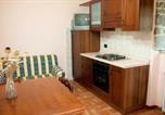 Location vacances Pieve Santo Stefano - Cozy Apartment in Caprese Michelangelo 30m² + Pool-2
