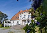 Location vacances Buschvitz - Gutshaus Silvitz Ferienwohnung Nr 01 mit Sauna- und Schwimmbadnutzung im Ahoi Erlebnisbad Sellin-1