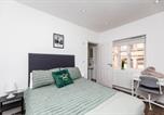 Location vacances Leeds - 2 Bedroom City Centre House with Ensuite Next to Music Arena-1