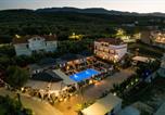 Location vacances Kipseli - Villa Corali Apartments Sea Breath & Pool-2