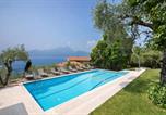 Location vacances Torri del Benaco - Villa Claudia with private Pool-2