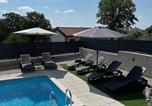 Location vacances Buje - Holiday house with a swimming pool Kastel, Central Istria - Sredisnja Istra - 23470-1