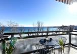 Location vacances  Province de Brescia - Desenzanoloft Garda Golden Sunrise official partner Homes and Villas By Marriott Bonvoy-4