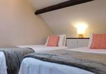 Location vacances Norwich - Quiet courtyard Lodge6, outside seating & parking-3