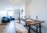 Location vacances Poole - 2 bedroom Apartment in Bournemouth town centre, 5 minutes walk to the beach, sleeps up to 6-2