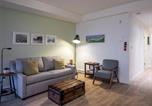 Location vacances Victoria - Urban Stay With Balcony And In-Unit Laundry-4