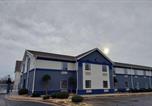 Hôtel Athens - Days Inn & Suites by Wyndham Huntsville-1