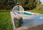 Location vacances Dvůr Králové nad Labem - Comfortable Apartment in Nemojov near Forest-1