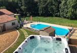 Location vacances  Vienne - Maison accueillante avec piscine à Chalandray-1