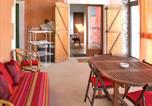 Location vacances Caumont-sur-Durance - Maison charmante avec terrasse et jardin à Noves-3