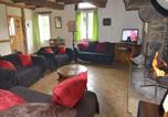 Location vacances Isigny-le-Buat - Pleasant holiday home with garden, cleaning included-2