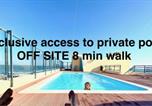 Location vacances Olhão - Zenit Budget Basicinn B&B Olhao ext prive bathroom-3
