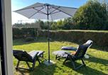 Location vacances Arzon - Maison moderne 6 pers, proche Port Crouesty et plages, Wi-Fi, jardin, idéale pour familles - Fr-1-775-22-1
