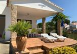 Location vacances Viladamat - Villa Montserrat 3, Terrace & Pool-2