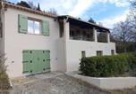 Location vacances Moustiers-Sainte-Marie - Villa provençale avec jardin et parking pour 4 personnes près du centre de Riez - Fr-1-822-17-1