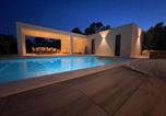 Location vacances Correns - Villa Loura - Villa contemporaine avec piscine-1