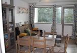 Location vacances  Cantal - Bel appartement rénové T2 avec balcon au pied des pistes - Fr-1-787-10-1