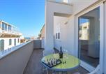 Location vacances  Province de Raguse - Beautiful Apartment In Pozzallo-1