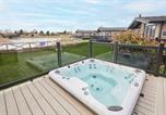 Location vacances Nunthorpe - Host & Stay - Roseberry View Lodge Retreat-1