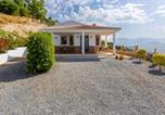 Location vacances Sayalonga - Casa Kousgaard - Sayalonga Mountain House with Sea Views & Pool-2
