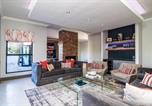 Location vacances Kleinmond - Havn House Modern Luxury & Pool Mountain Views-3