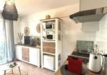 Location vacances Antibes - Charmant studio pour deux avec balcon à Antibes-4