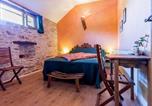 Hôtel Le Gâvre - Chambre rustique avec lit king-size, cheminée, petit-déjeuner et équipements pour enfants à Bouvron - Fr-1-306-1249-2