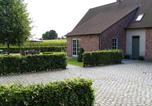 Location vacances  Limburg Province - Peer Villa with Garden-2