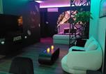 Location vacances Roquebrune-sur-Argens - La Nuit Des Secrets Love Room 4 étoiles avec Jacuzzi et Sauna-1