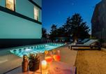 Location vacances Ličko-Senjska - Villa Isola penthouse ap with a pool for 6-2