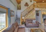 Location vacances Hill City - 5 Miles from Mt- Rushmore with private hot tub-2