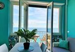 Location vacances  Province de Savone - Una finestra sul mare Home 1 by Affitti brevi Liguria-1