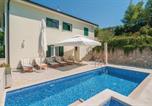 Location vacances Nerežišća - Family friendly house with a swimming pool Splitska, Brac - 25269-1