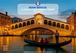 Location vacances  Province de Brescia - Green family Apartment with private box parking Desenzanoloft Official Partner Homes & Villas by Marriott Bonvoy-3
