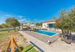Location vacances Škabrnja - Holiday home in Tinj 51845-1