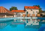 Location vacances Podbablje - Holiday house Buljanovi Dvori with private pool-3
