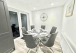 Location vacances  Gare de Swindon - Freshbrook House-1