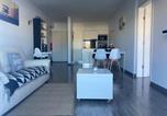 Location vacances  Albufeira - Deluxe apartment in Albufeira old town, 200m walk to beach, pool parking-3