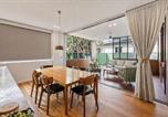 Location vacances Charlestown - Family Home in Mayfield with Stylish Interior-3