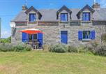 Location vacances La Chapelle-Caro - Three-Bedroom Holiday Home In Ruffiac-1