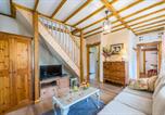 Location vacances Redruth - Wesley House Holidays - Choice of 2 Quirky Cottages in 4 private acres-2
